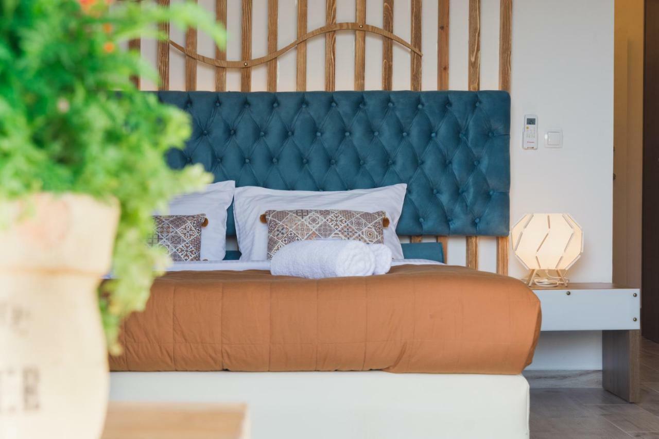 Dome Rooms Downtown Chrissi Akti Chania Exterior foto