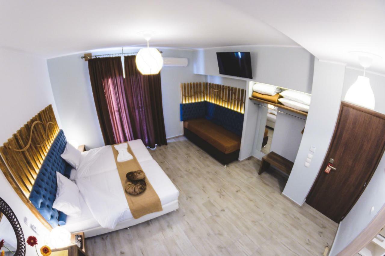 Dome Rooms Downtown Chrissi Akti Chania Exterior foto