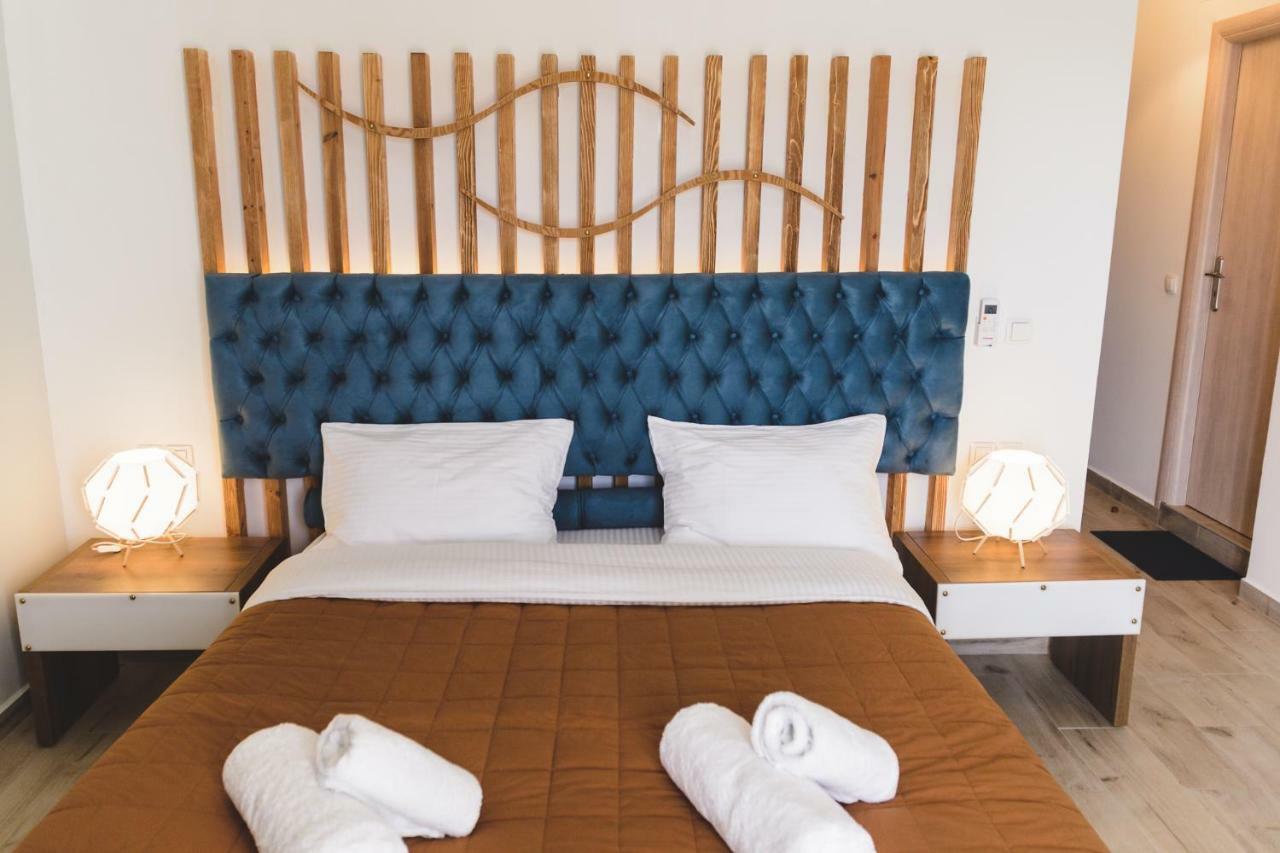Dome Rooms Downtown Chrissi Akti Chania Exterior foto